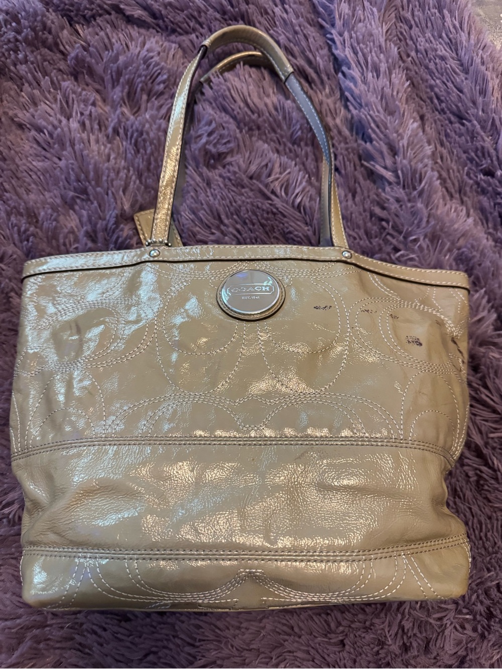 Coach Patent Leather Stitched C  Purse E1120-F15142, has some damage see pics